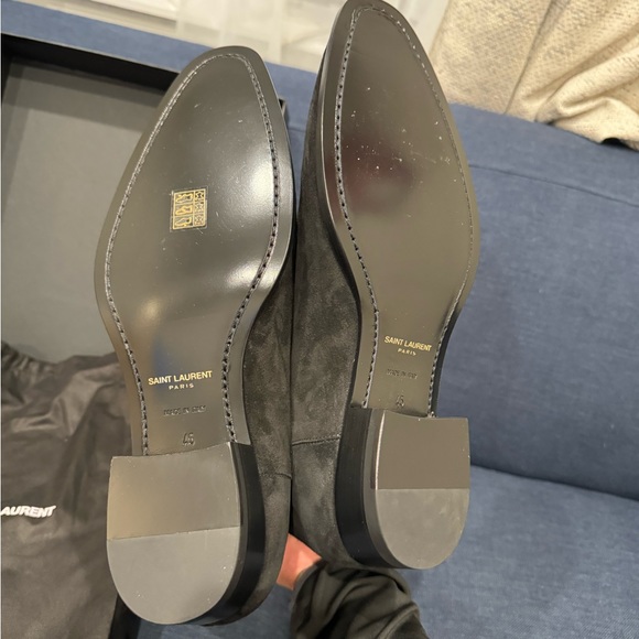 Brand new YSL Men’s Chelsea suede boots - Picture 4 of 6